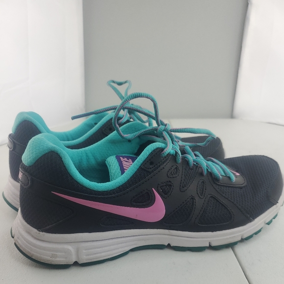 nike revolution teal